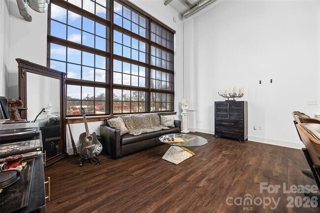 Photo - 715 N Graham St Unit 204