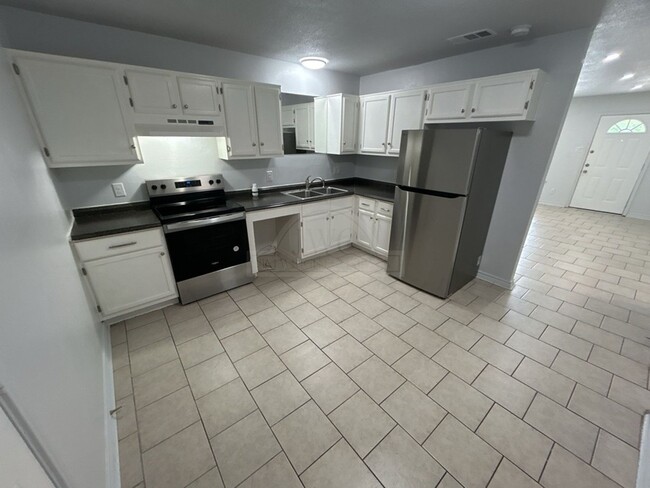 Photo - 4804 Cedarhill Cir Unit 4804 Cedarhill Cir C