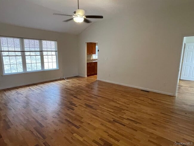 Photo - 95 Old Mountain Rd