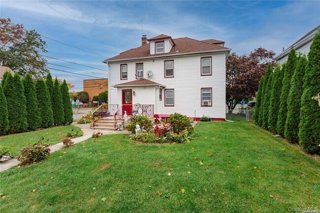 Building Photo - 600 1st Ave