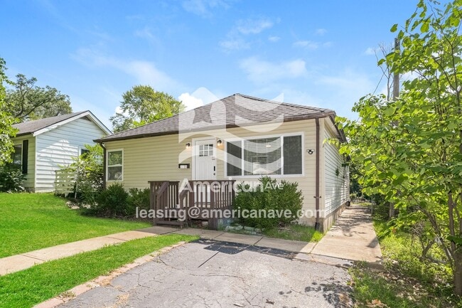 Photo - 2220 Gaebler Ave