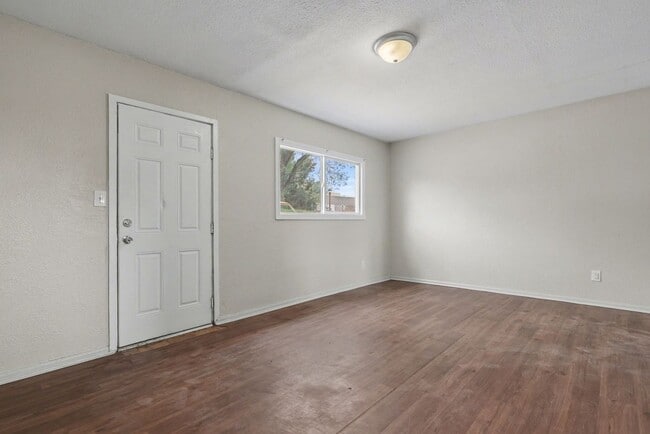 Photo - 207 N Santa Fe Ave