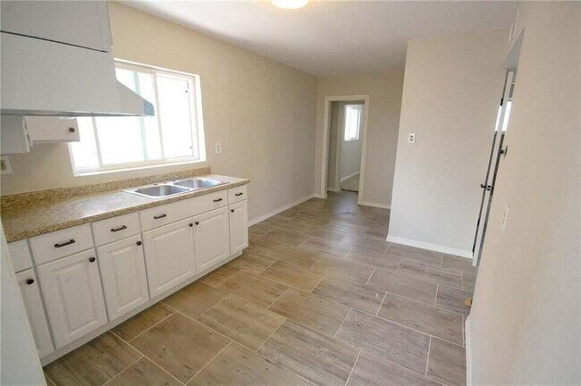 Photo - 2413 San Diego Ave