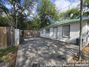 Photo - 1020 Mission Rd
