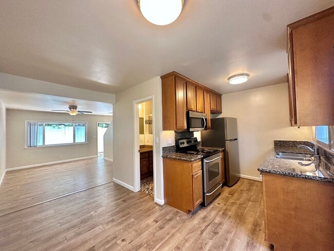 Building Photo - Beautifully Renovated Multi-Level Living C... Unit 19 Rental