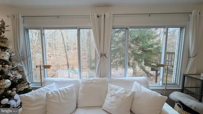 Photo - 16031 Dorset Rd