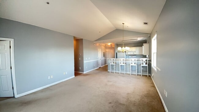 Building Photo - Beautiful unfurnished 2 bedroom/2 bath condo in Heatherstone at Berkshire Unit 1115