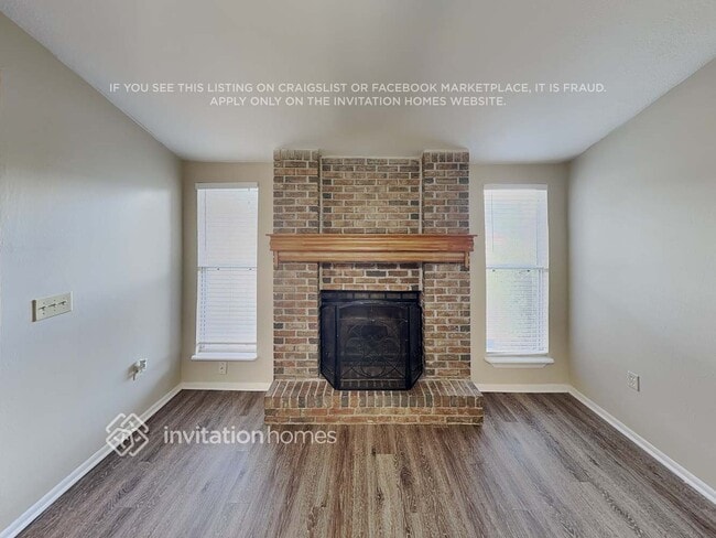 Photo - 1821 W Clinton Dr