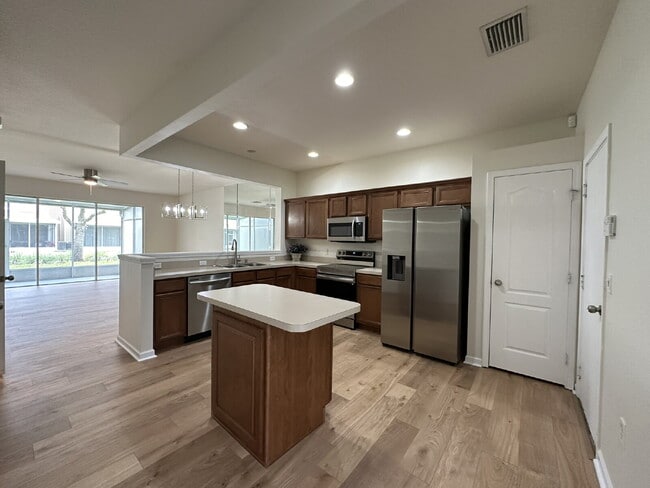 Photo - "Spacious 3-Bed Townhouse with 2.5 Baths in Beautiful Bradenton!"