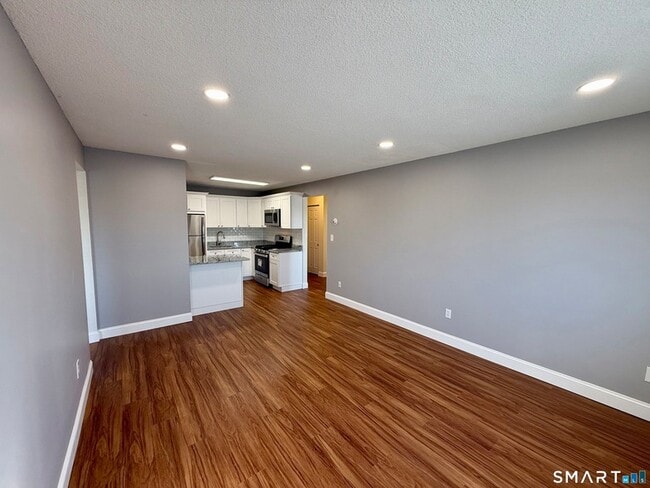 Photo - 1168 Main St Unit B2