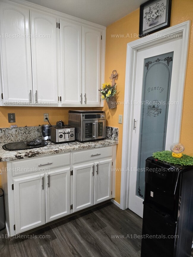 Photo - 2679 Parkway