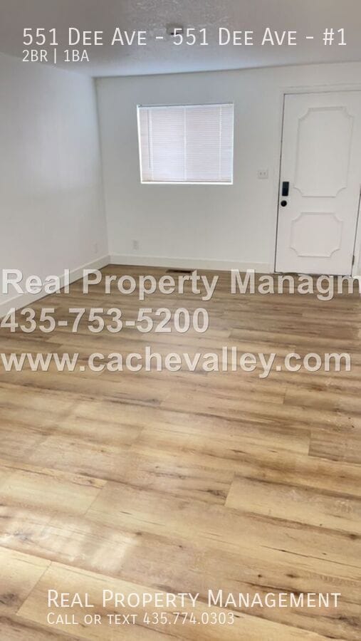 Building Photo - 551 Dee Ave Unit #1