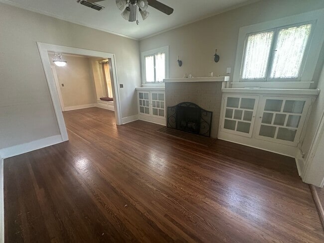 Photo - Gorgeous 4 Bedroom Home in South Highland