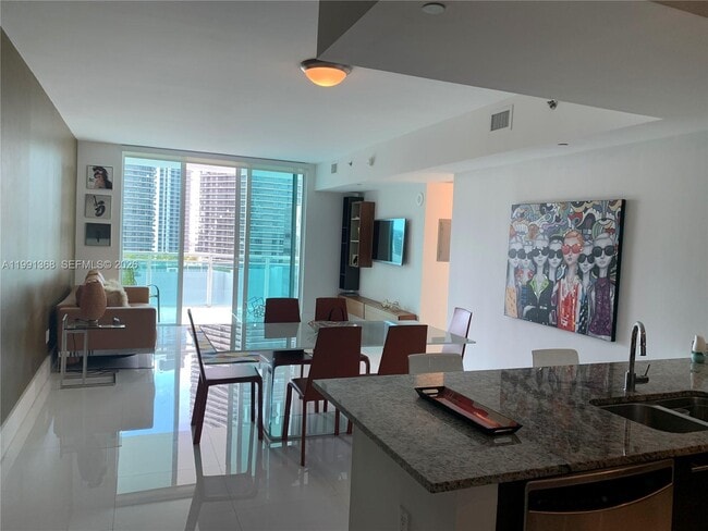 Building Photo - 950 Brickell Bay Dr Unit 1900
