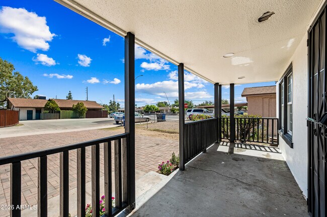 Photo - 750 W 1st Pl