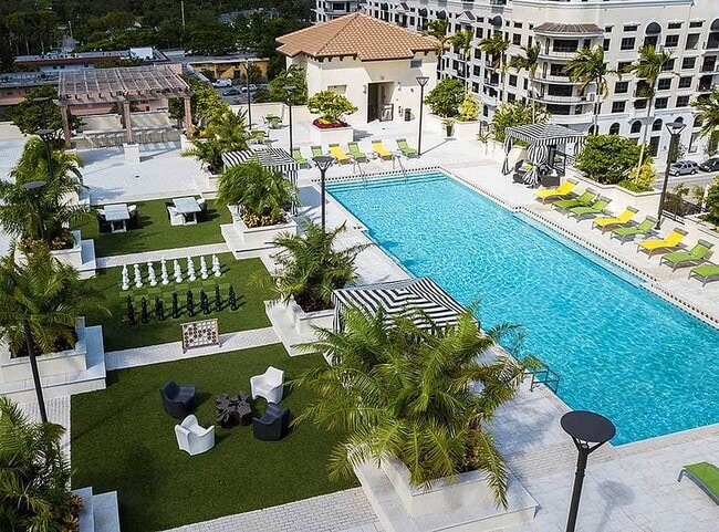 2 rooftop pools with gaming and cabanas - AMLI Dadeland