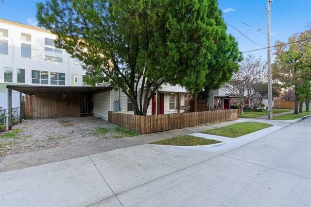 Photo - 1430 Hubert St