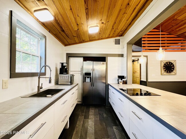 227 Paul Molbert Rd