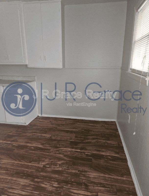 Photo - 602 E Navarro St