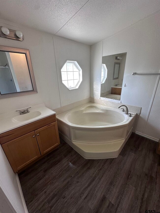 Photo - 12847 FM 2710