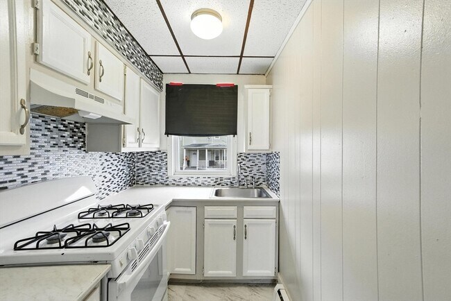 Photo - 439 Lowell St Unit 1