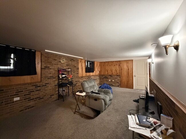 Photo - 227 W Locust St