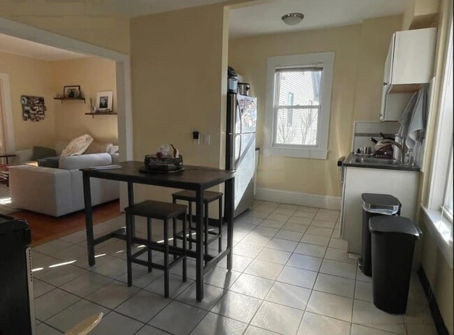 Photo - 8 Bennett St Unit 2