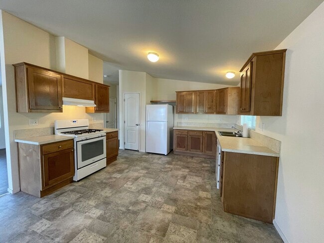 Photo - 3 Bedroom Mobile Home for rent!