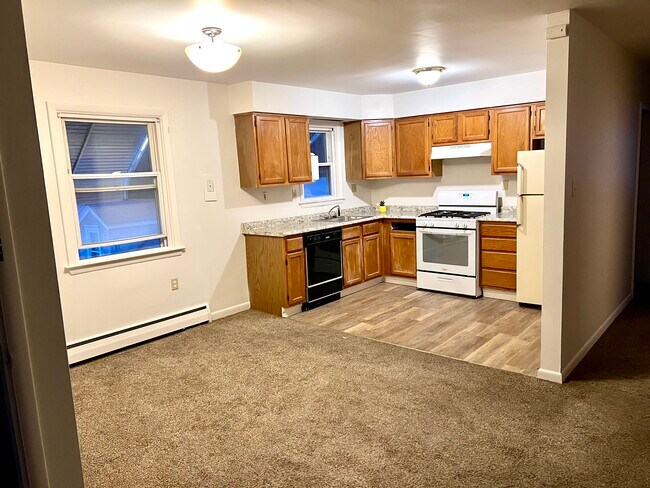 Kitchen - 705 Bywood Ave Unit 1st floor