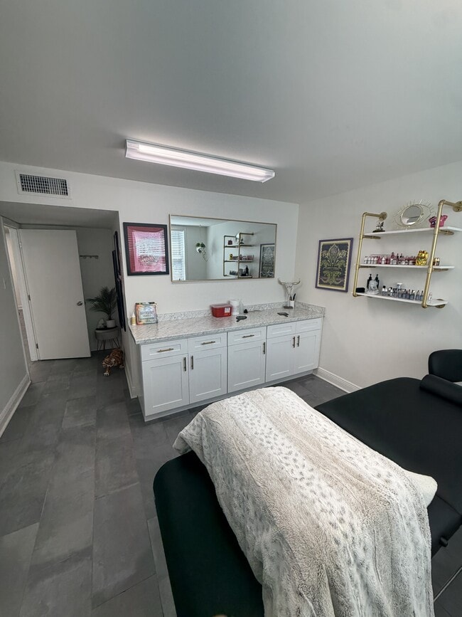 Photo - 2955 Ridgelake Dr