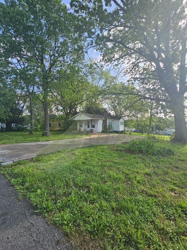 Photo - CHARMING UPDATED BUNGALOW!!!!