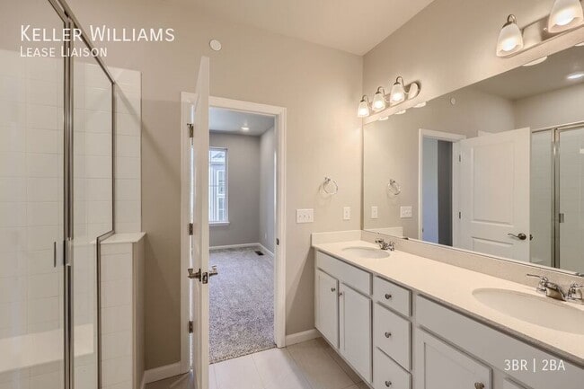 Photo - 477 Millwall Cir