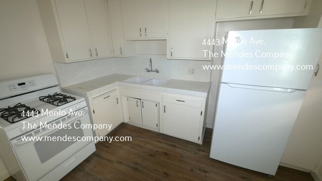 Photo - 4443 Menlo Ave