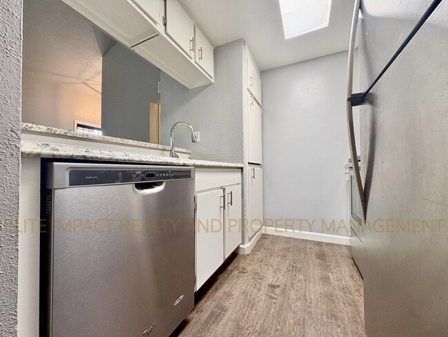 Photo - 1620 N Wilmot Rd