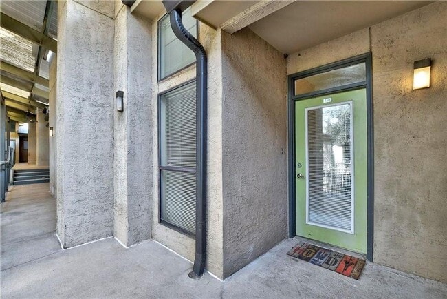 Photo - 1910 Robbins Pl