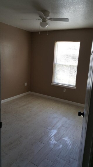 Photo - 943 Valley Rd Unit A