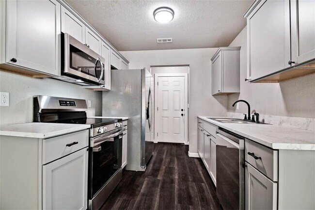 Photo - 2411 SW Choctaw St