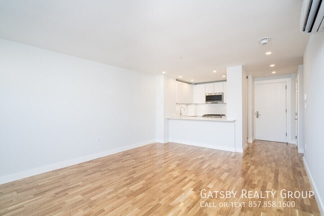 Building Photo - 1406 Columbia Rd Unit 7R