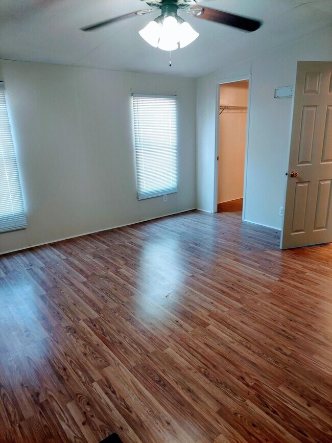 Photo - 5952 Deer Park Cir