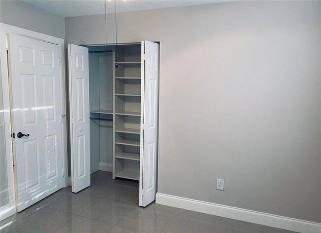 Photo - 22592 Lombard Ave
