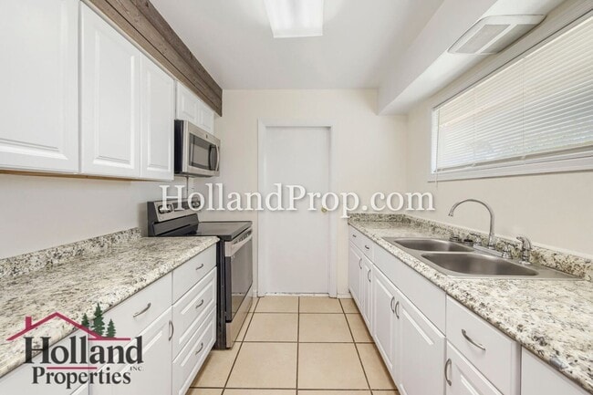 Photo - Charming single-level 2-bedroom, 1-bath home in Beaverton, OR