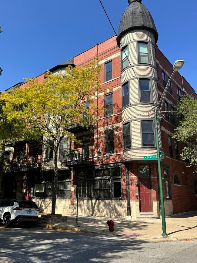 Photo - 1502 W Ohio St Unit 1R