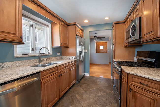 Photo - 131 S Lodge Ln