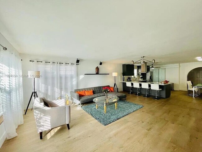 Photo - 1143 Lincoln St