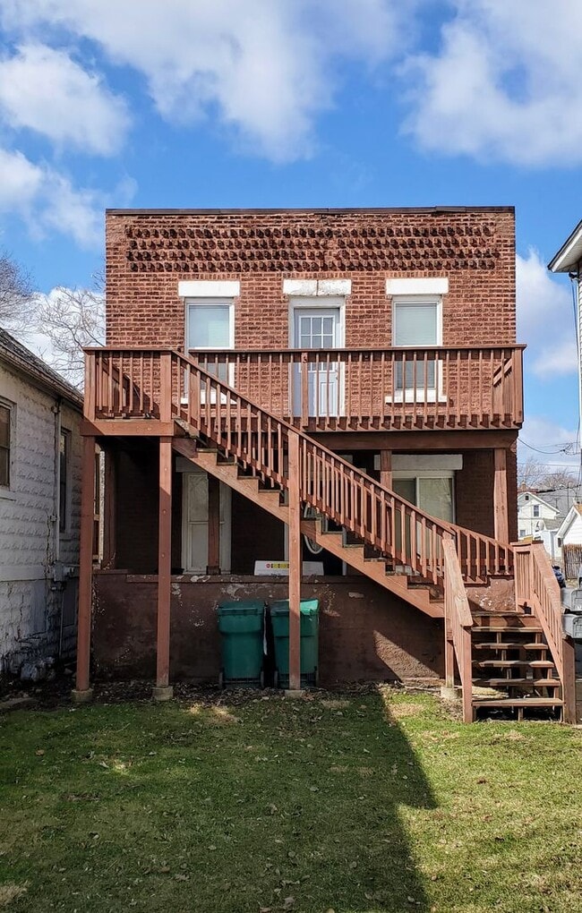 Building Photo - 837 N Broadway St Unit #1