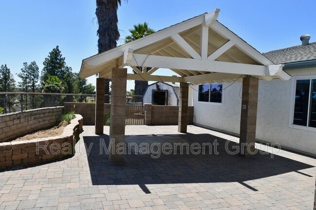 Photo - 1546 Arnheim Ct House