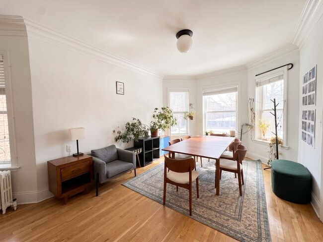 Photo - 1392 Waveland, LLC Unit 1