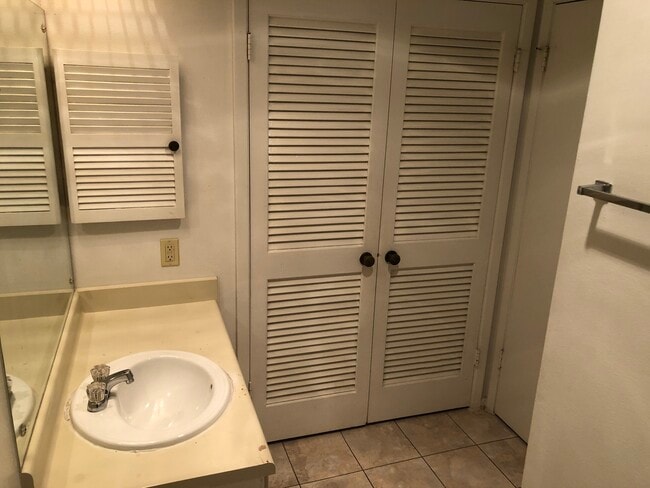 Photo - Alamo Heights Treehouse