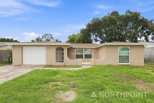 3-Bedroom, 2 Bath Single Home for Rent in Port Richey, FL | Attached Garage & Private Pool! - 3-Bedroom, 2 Bath Single Home for Rent in Port Richey, FL | Attached Garage & Private Pool!