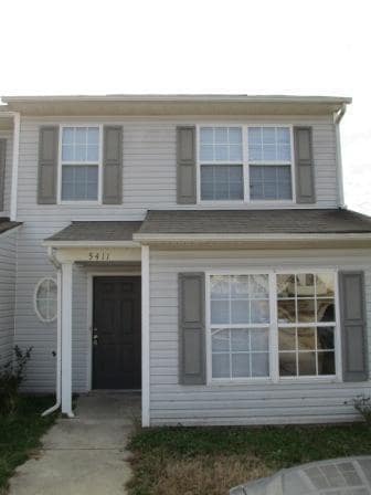 Building Photo - 3 bedroom/ 3 bathroom Townhouse